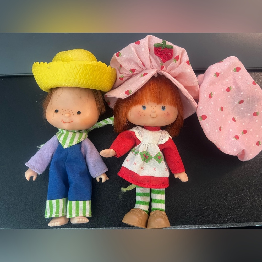 1980โs Vintageโ Huckleberry Finn and Strawberry Shortcake Dolls